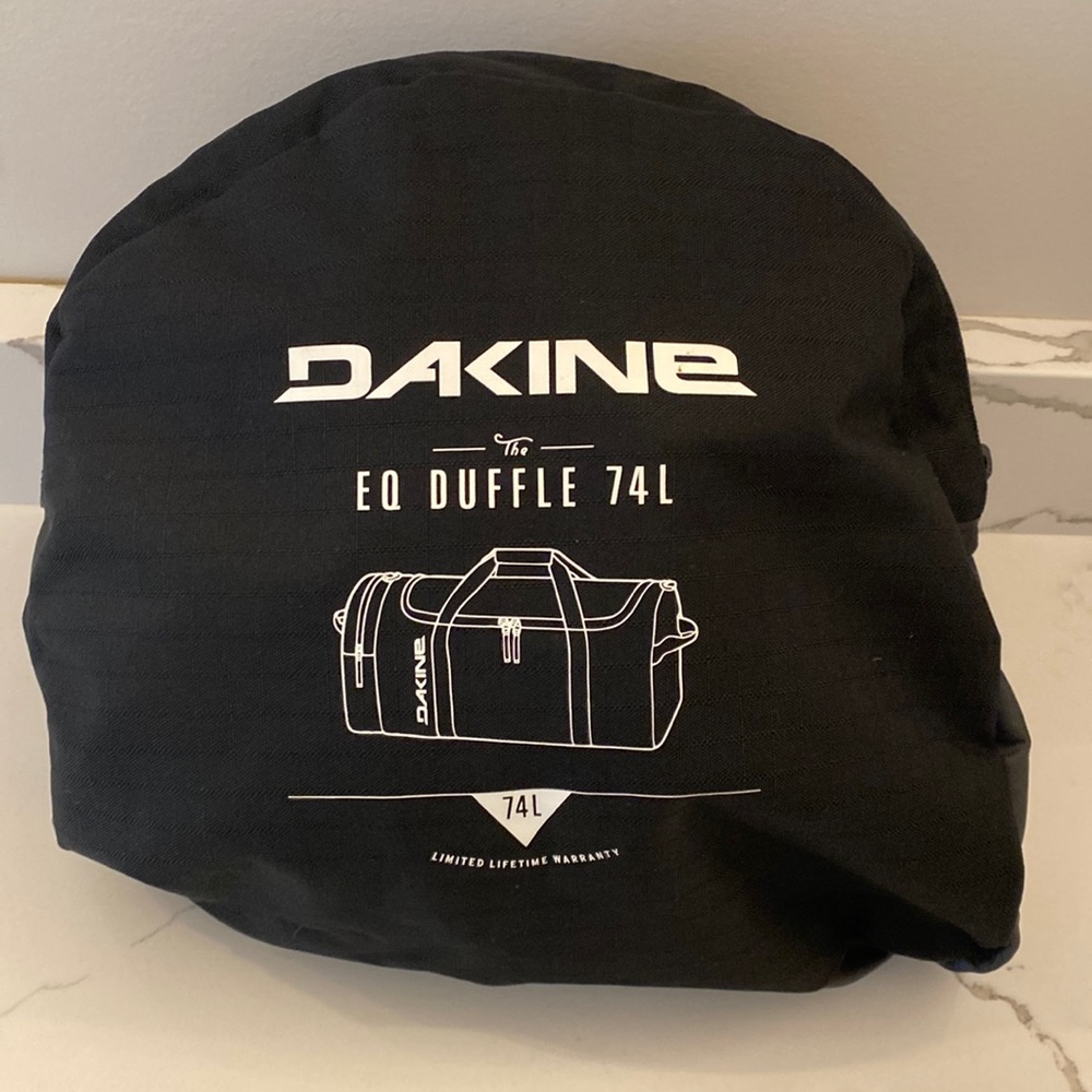 Dakine 74 liter duffel